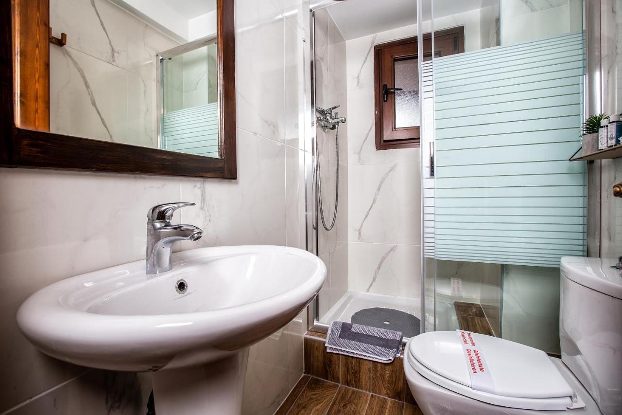 La Noi Guesthouse Szamarína Kültér fotó