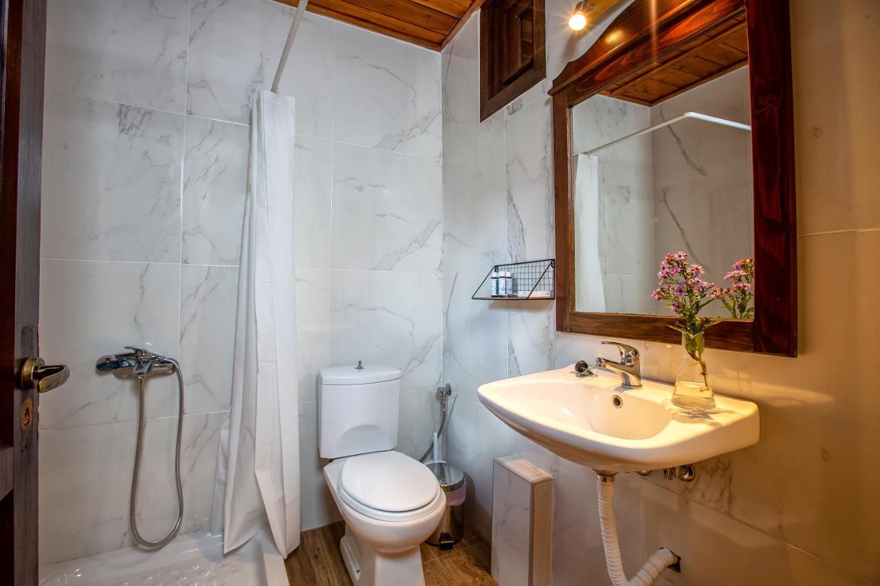 La Noi Guesthouse Szamarína Kültér fotó