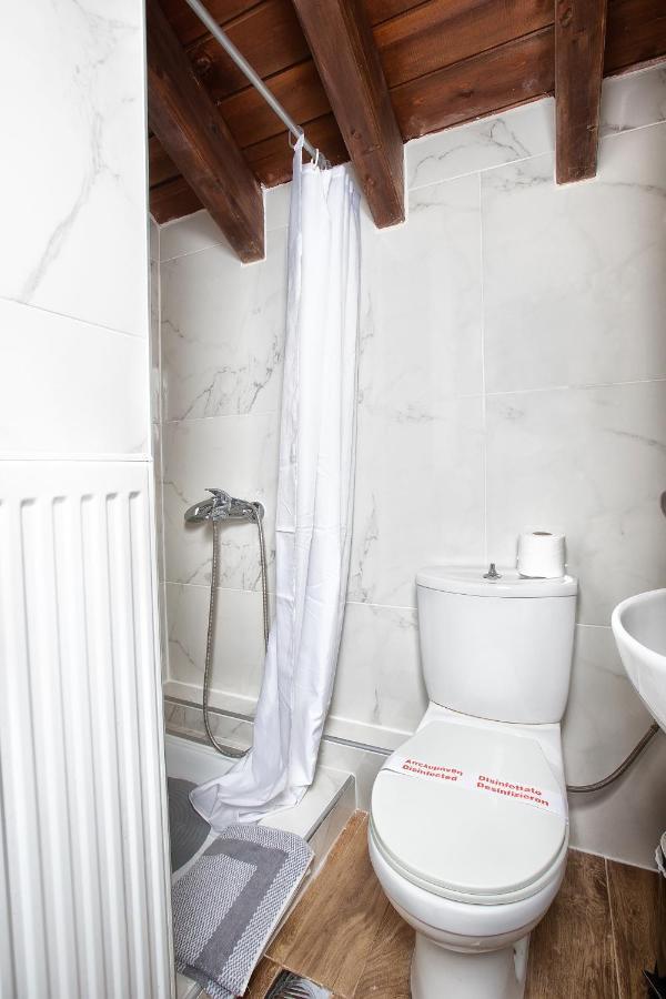 La Noi Guesthouse Szamarína Kültér fotó