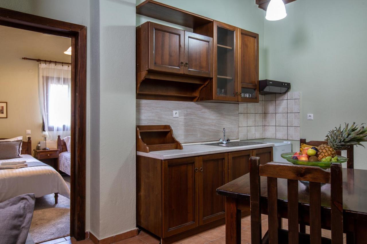 La Noi Guesthouse Szamarína Kültér fotó