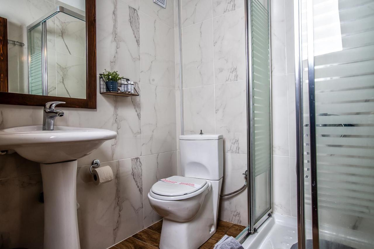 La Noi Guesthouse Szamarína Kültér fotó